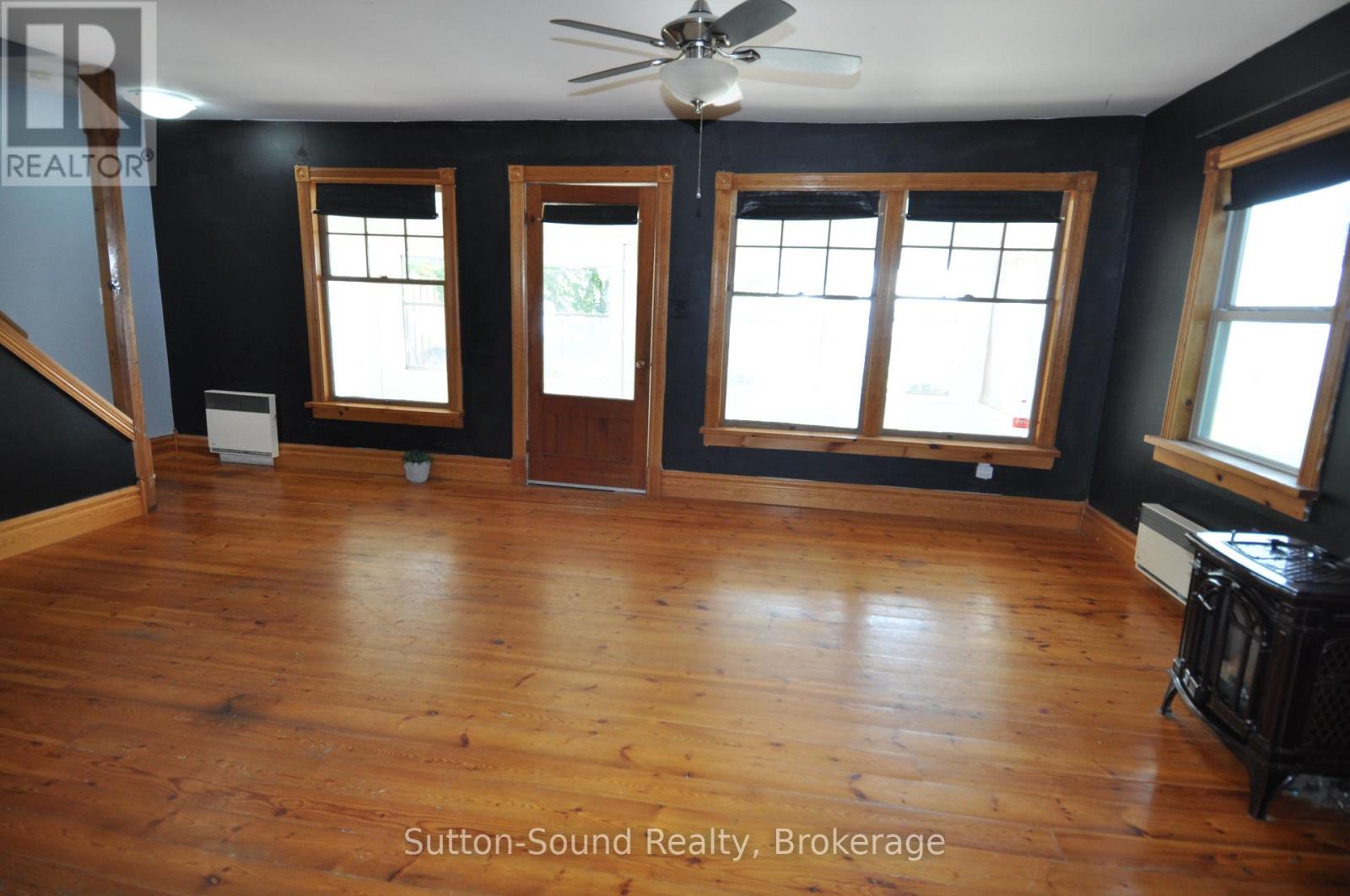 318760 Grey Road 1 Drive, Georgian Bluffs, Ontario  N4K 5N4 - Photo 7 - X12456727