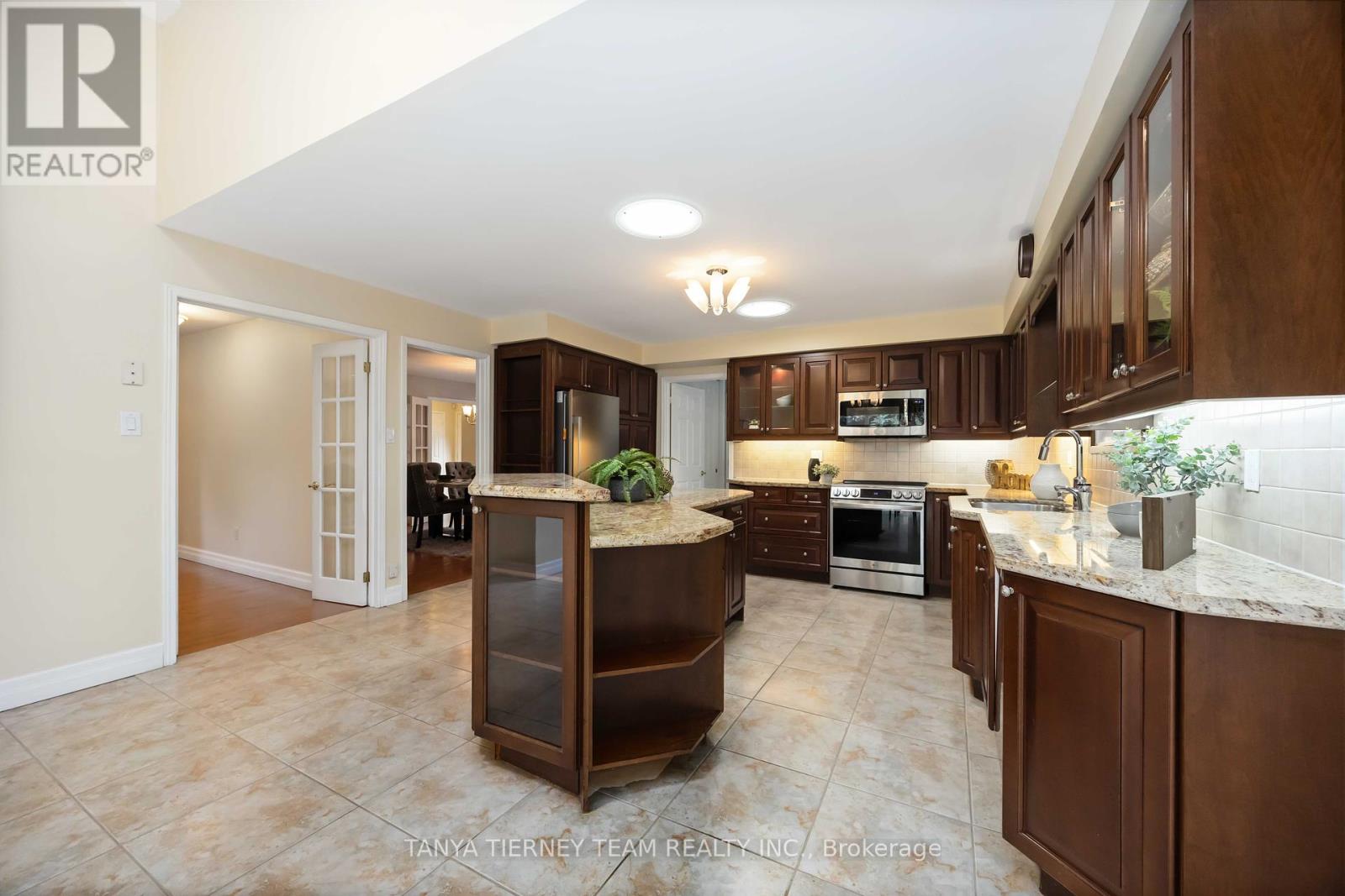 6 Lyndhurst Crescent, Whitby (Williamsburg), Ontario  L1R 1E4 - Photo 16 - E12457293