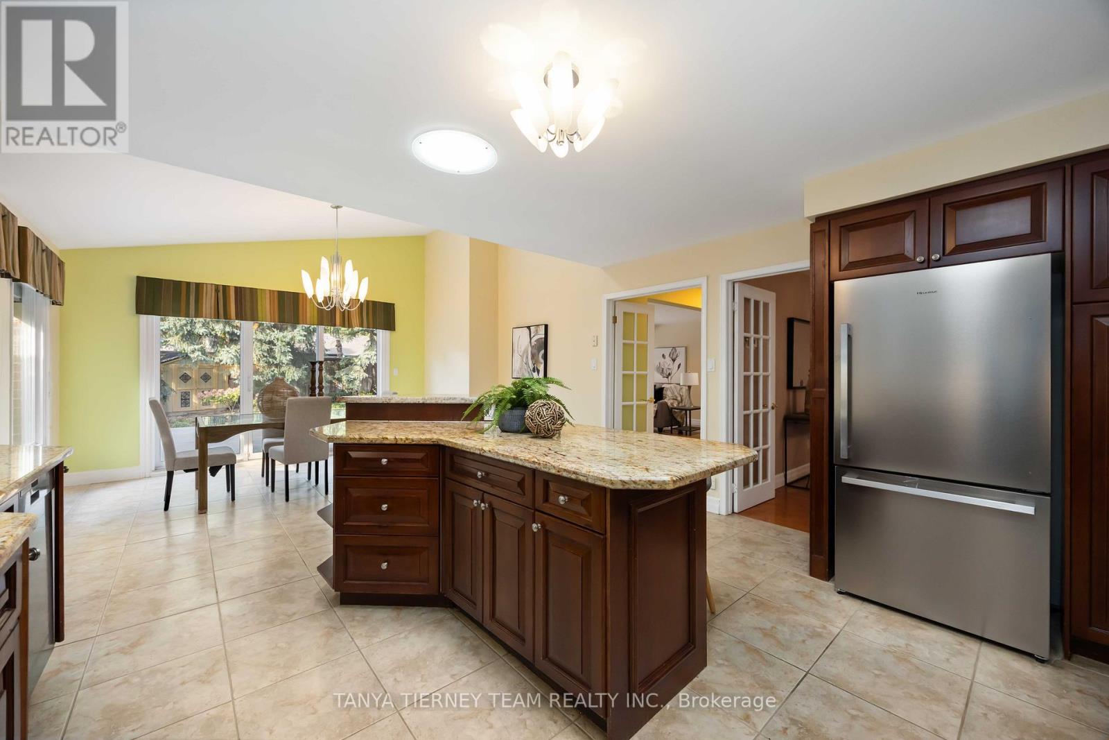 6 Lyndhurst Crescent, Whitby (Williamsburg), Ontario  L1R 1E4 - Photo 18 - E12457293