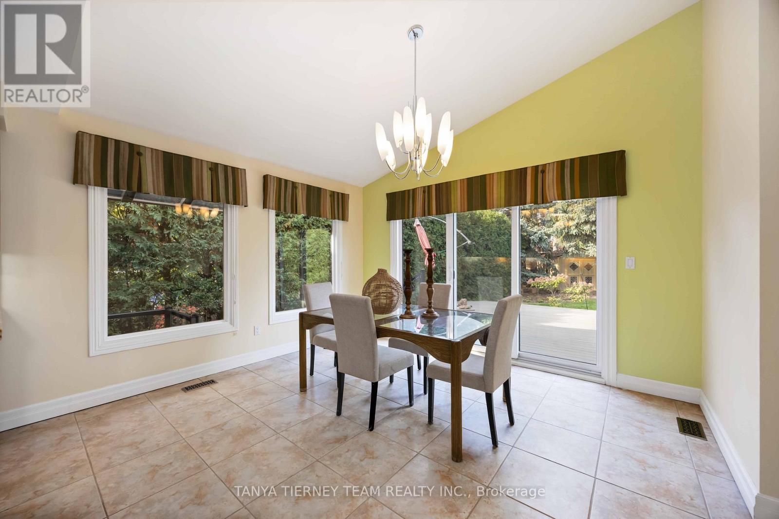 6 Lyndhurst Crescent, Whitby (Williamsburg), Ontario  L1R 1E4 - Photo 20 - E12457293