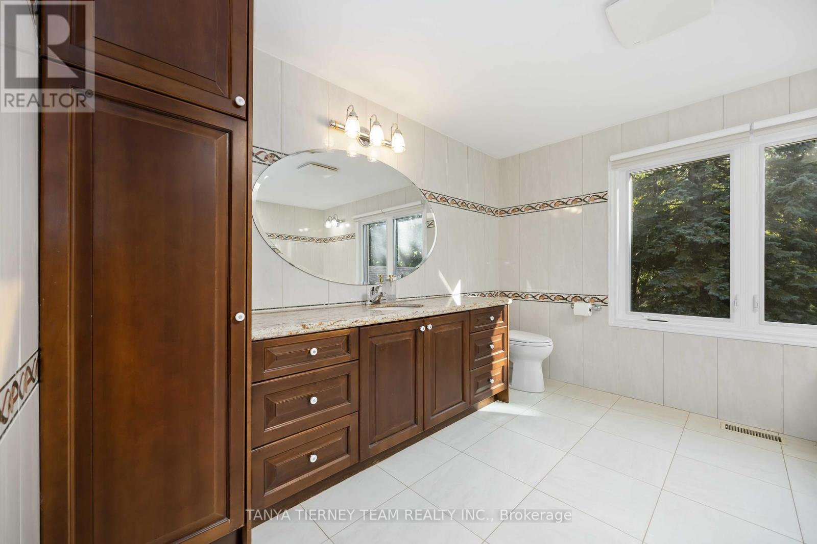 6 Lyndhurst Crescent, Whitby (Williamsburg), Ontario  L1R 1E4 - Photo 31 - E12457293