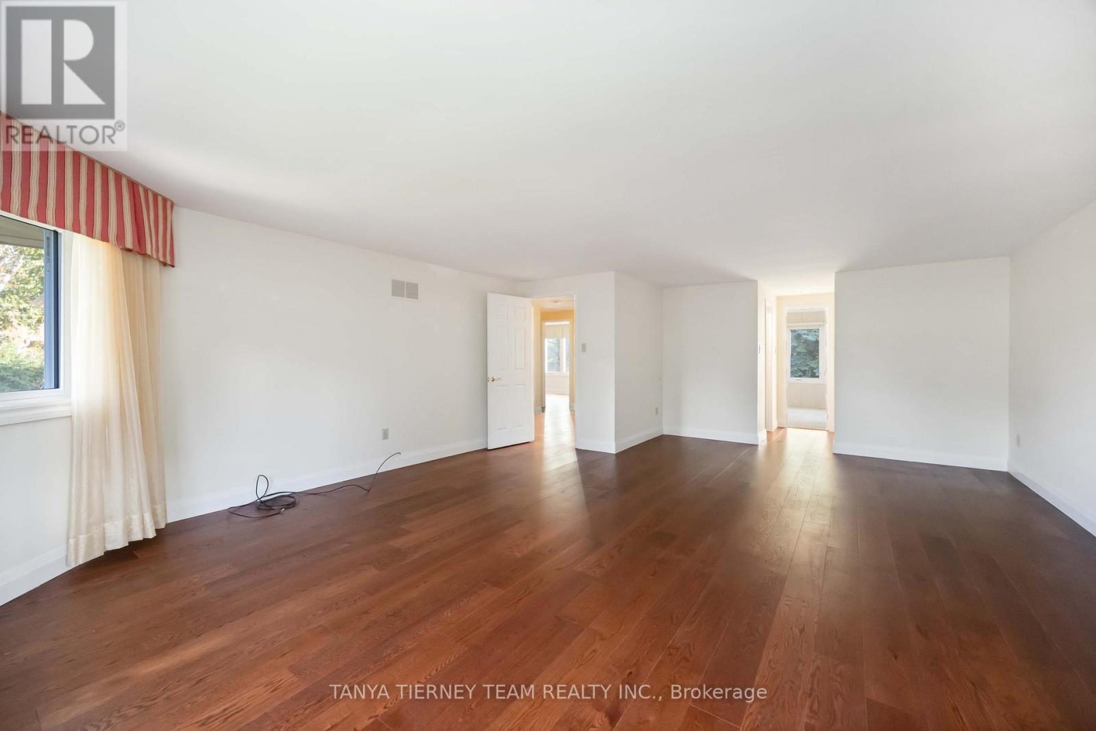 6 Lyndhurst Crescent, Whitby (Williamsburg), Ontario  L1R 1E4 - Photo 28 - E12457293