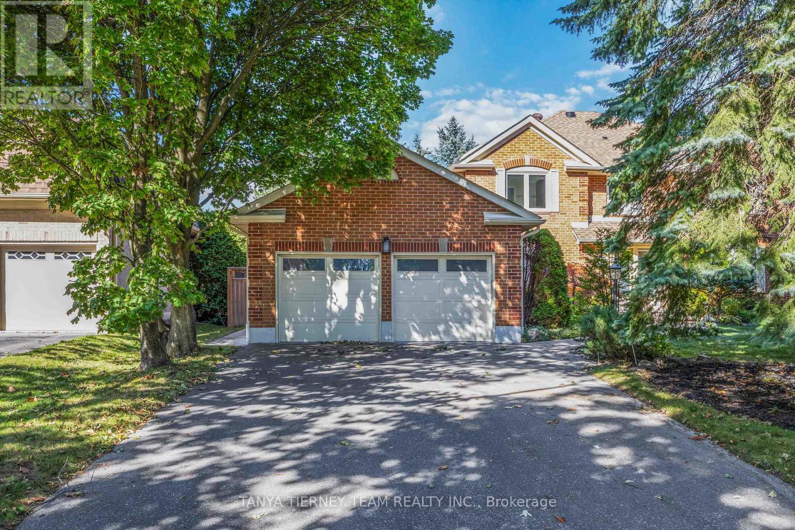 6 Lyndhurst Crescent, Whitby (Williamsburg), Ontario  L1R 1E4 - Photo 2 - E12457293