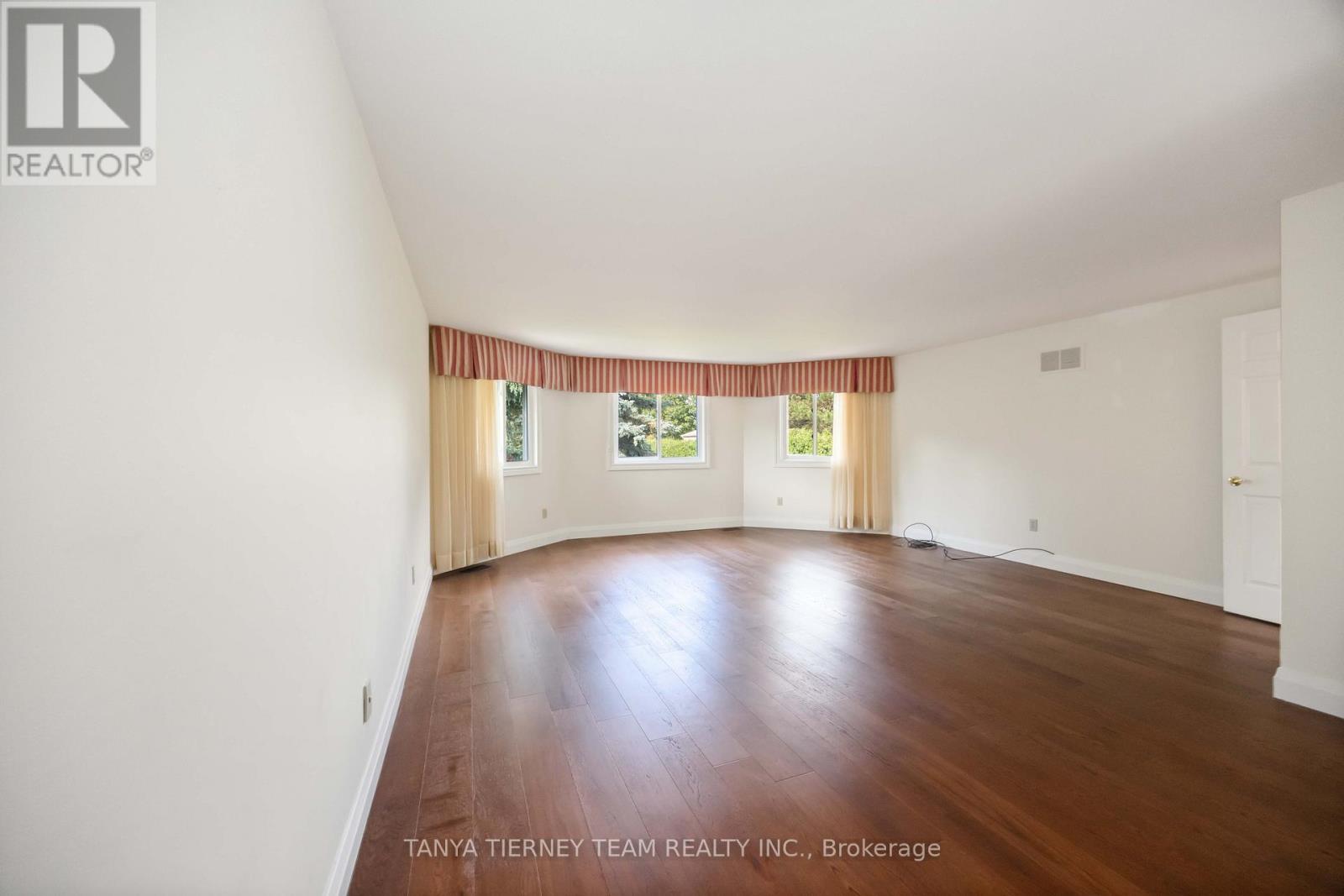 6 Lyndhurst Crescent, Whitby (Williamsburg), Ontario  L1R 1E4 - Photo 29 - E12457293