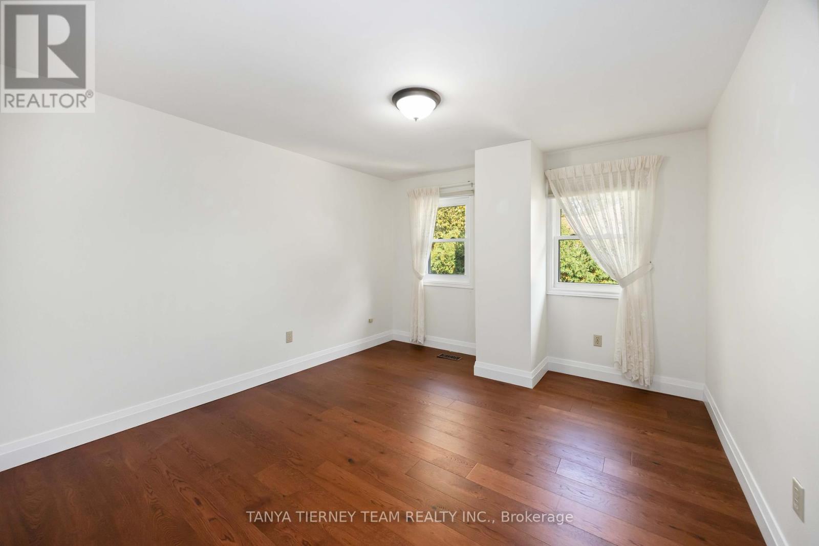 6 Lyndhurst Crescent, Whitby (Williamsburg), Ontario  L1R 1E4 - Photo 35 - E12457293