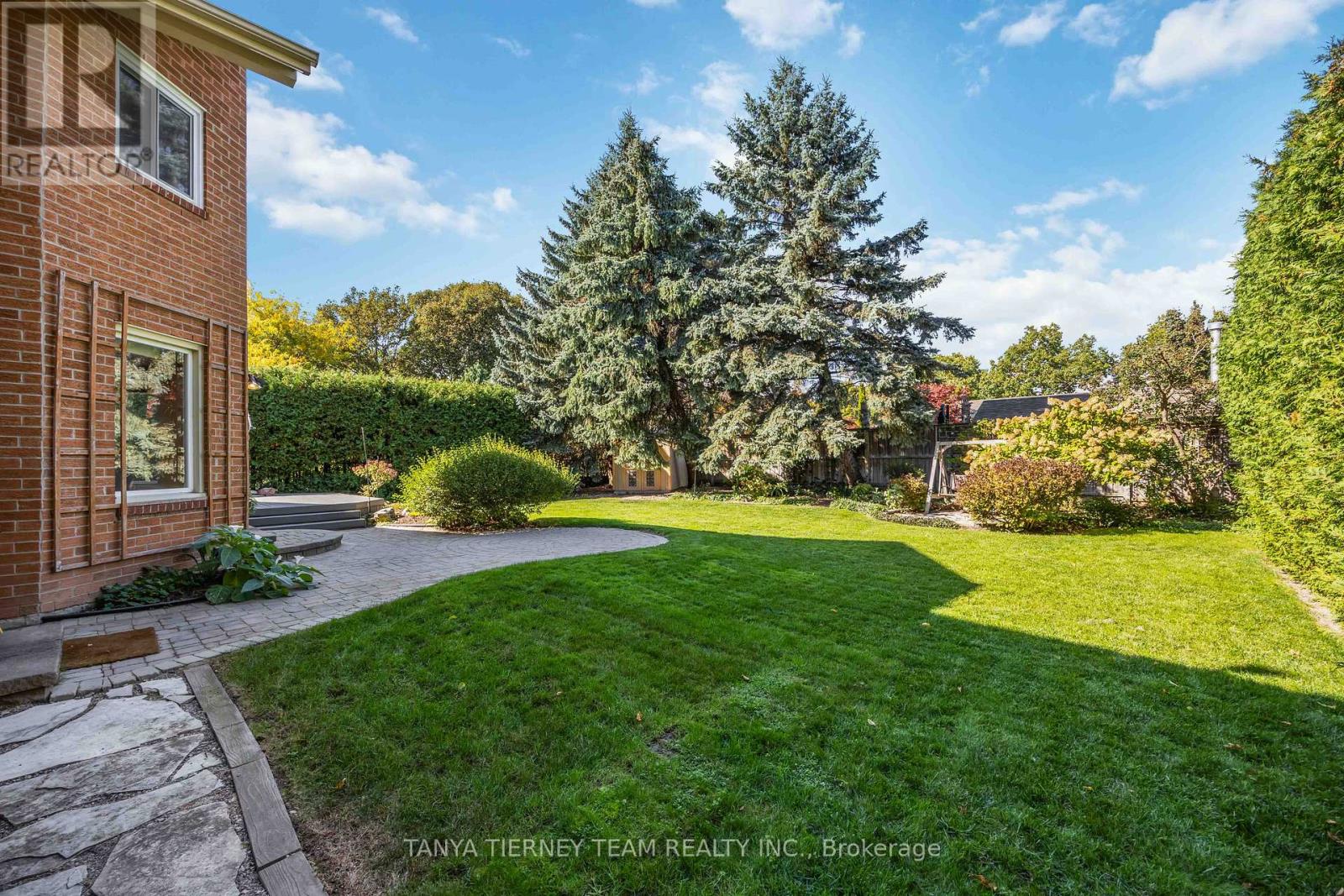 6 Lyndhurst Crescent, Whitby (Williamsburg), Ontario  L1R 1E4 - Photo 47 - E12457293