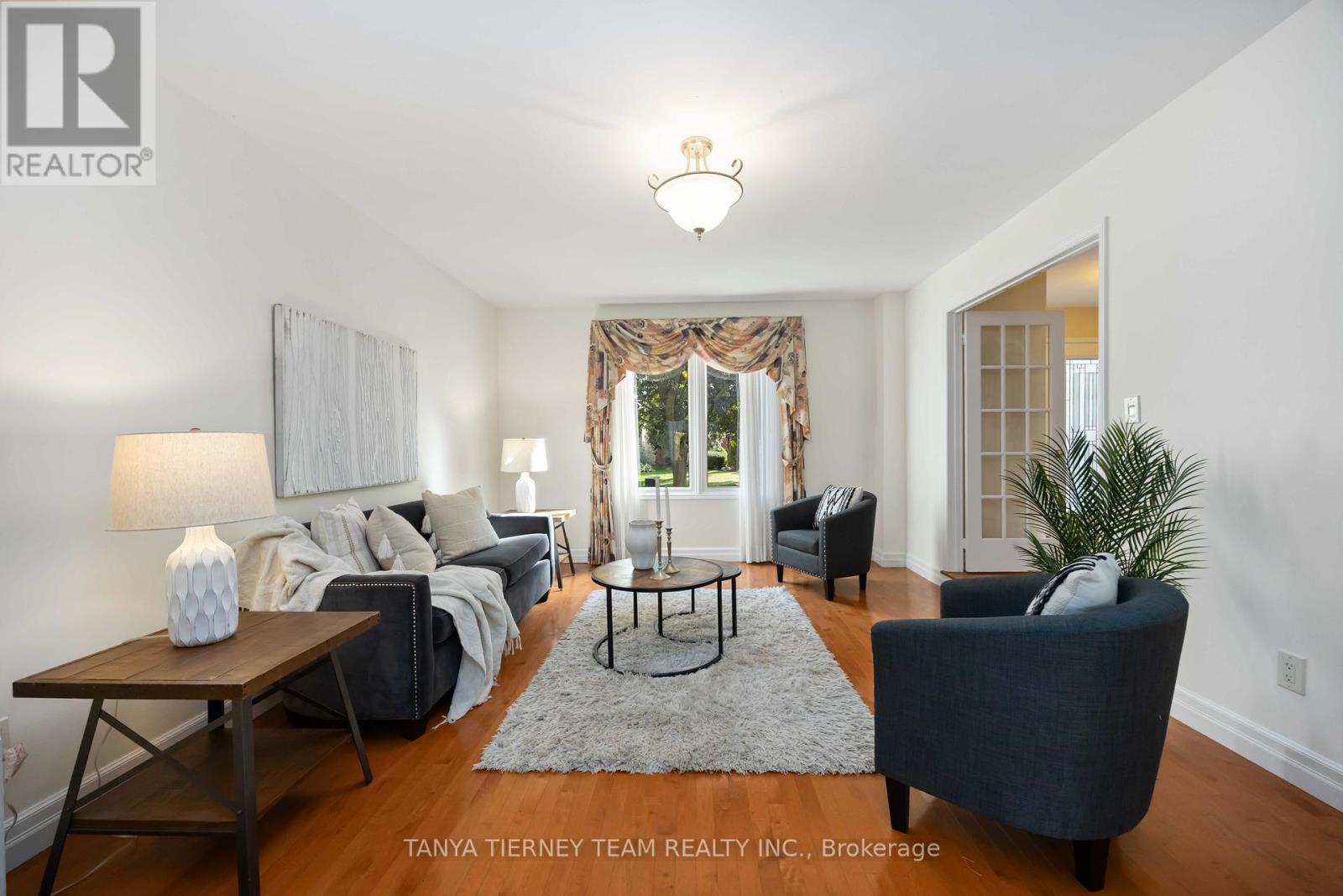 6 Lyndhurst Crescent, Whitby (Williamsburg), Ontario  L1R 1E4 - Photo 6 - E12457293