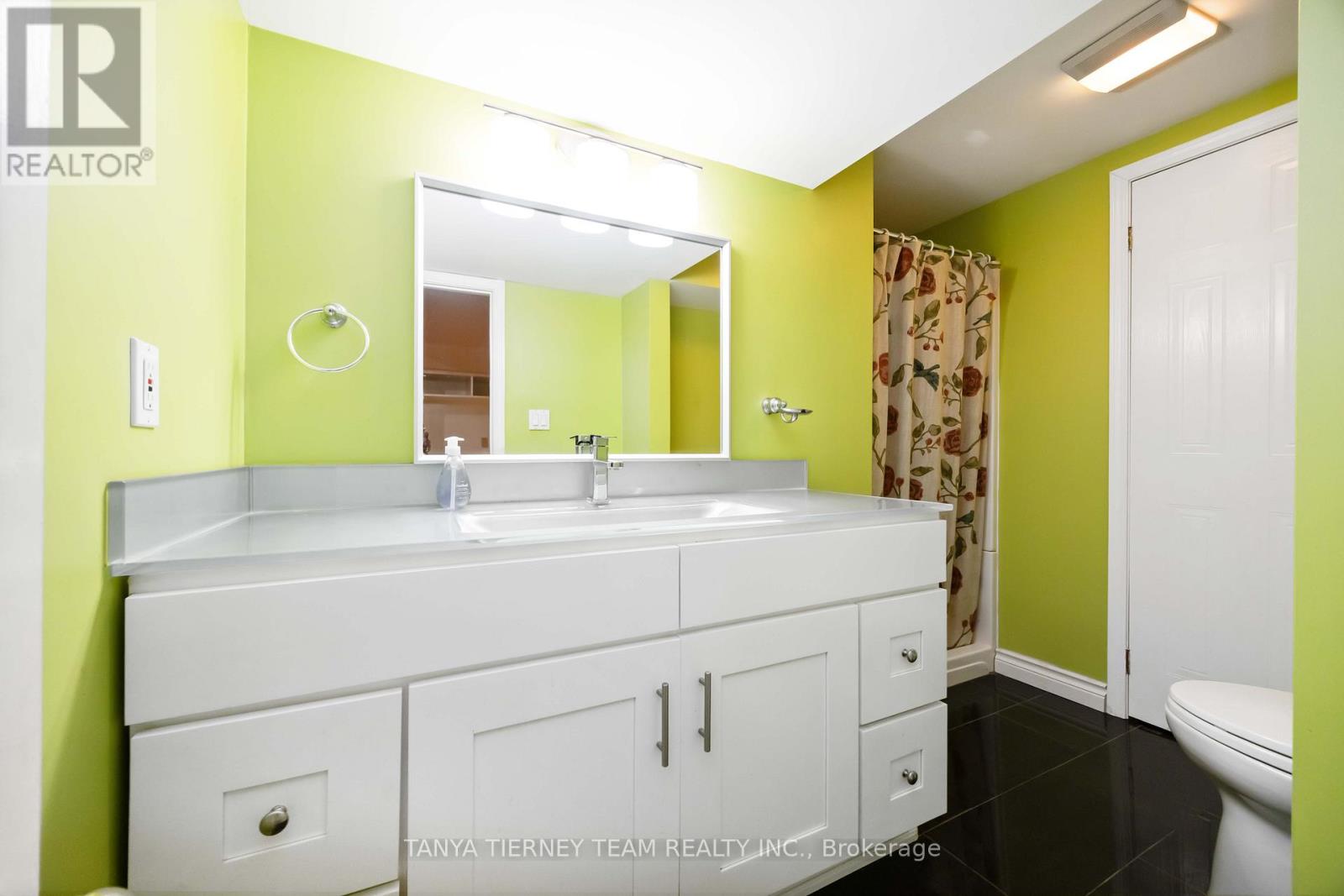 6 Lyndhurst Crescent, Whitby (Williamsburg), Ontario  L1R 1E4 - Photo 45 - E12457293