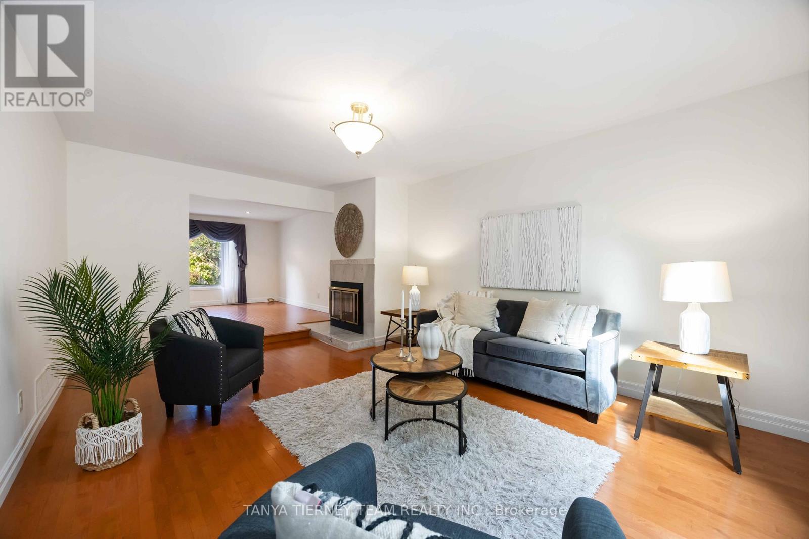 6 Lyndhurst Crescent, Whitby (Williamsburg), Ontario  L1R 1E4 - Photo 7 - E12457293