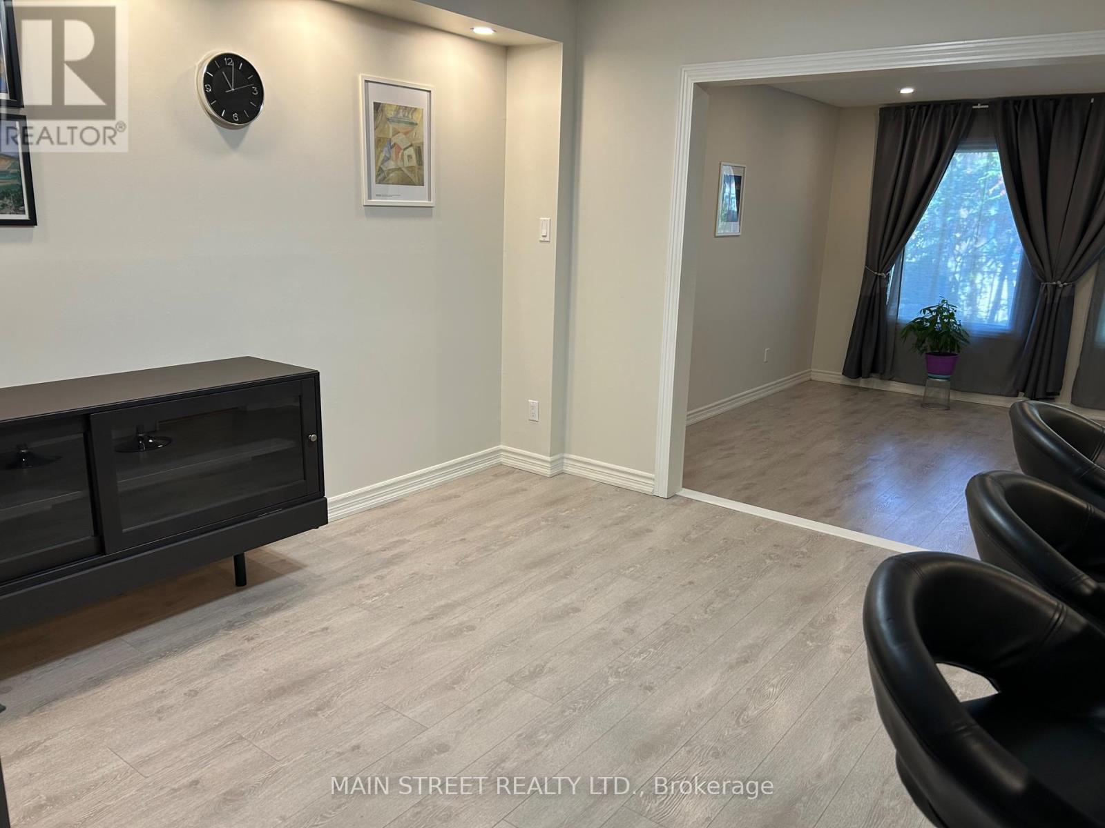 156 Observatory Lane, Richmond Hill, Ontario  L4C 8K8 - Photo 13 - N12458053