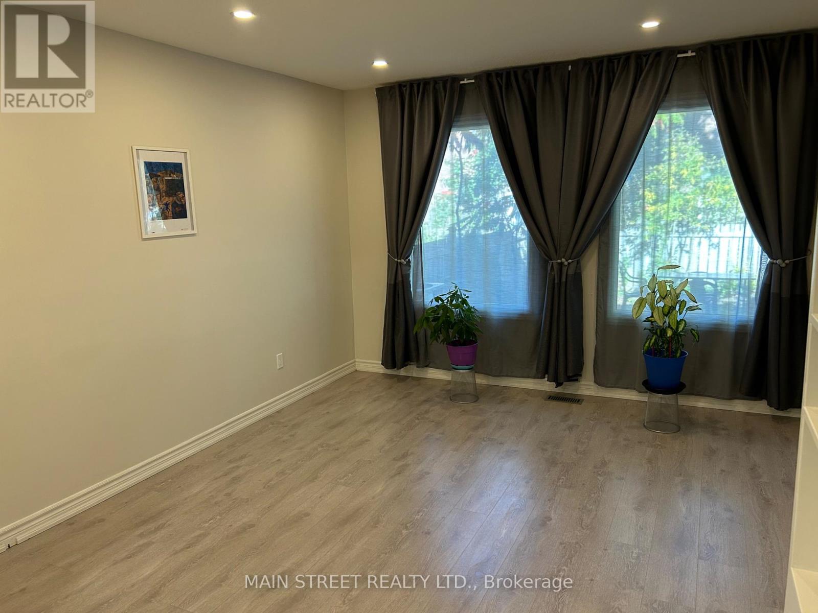 156 Observatory Lane, Richmond Hill, Ontario  L4C 8K8 - Photo 14 - N12458053