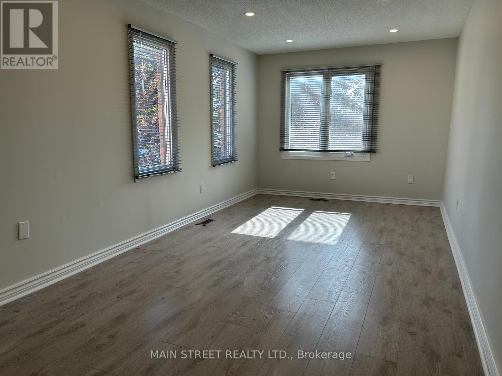 156 Observatory Lane, Richmond Hill, Ontario  L4C 8K8 - Photo 17 - N12458053