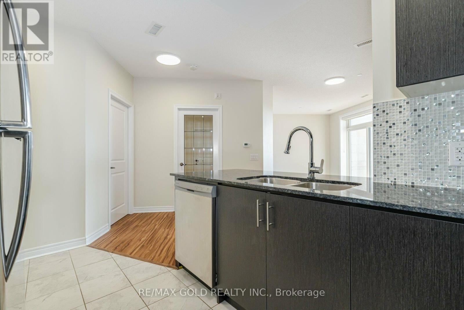 209 - 39 New Delhi Drive, Markham, Ontario  L3S 0E1 - Photo 12 - N12458055