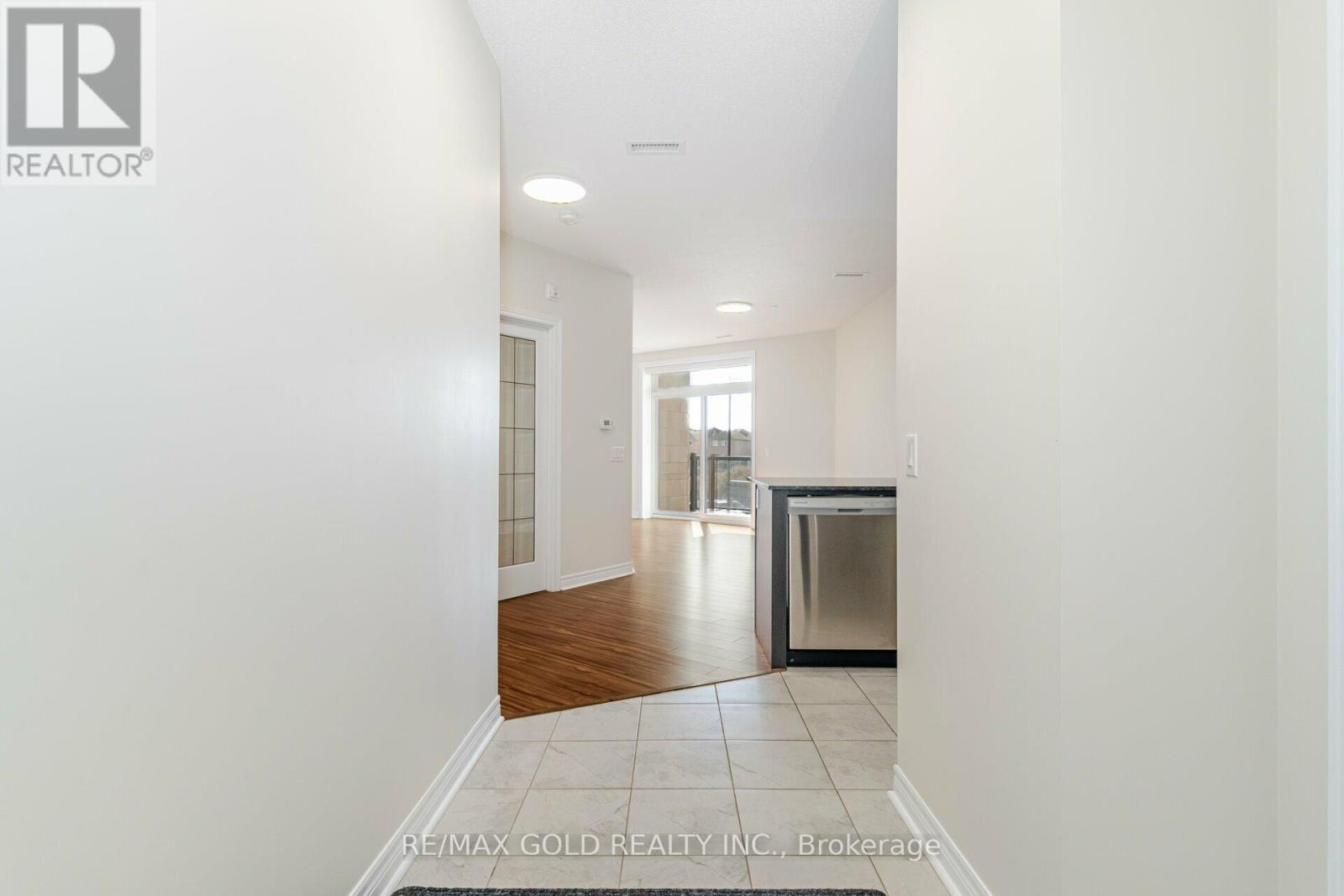 209 - 39 New Delhi Drive, Markham, Ontario  L3S 0E1 - Photo 8 - N12458055