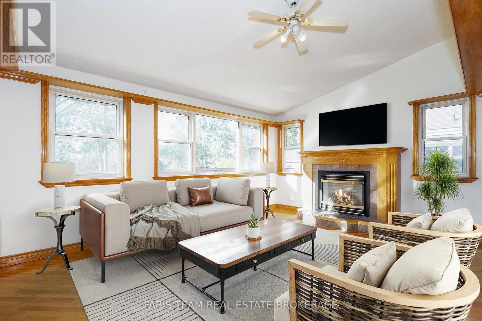 31 Napier Street, Barrie, Ontario  L4M 1W1 - Photo 19 - S12458057