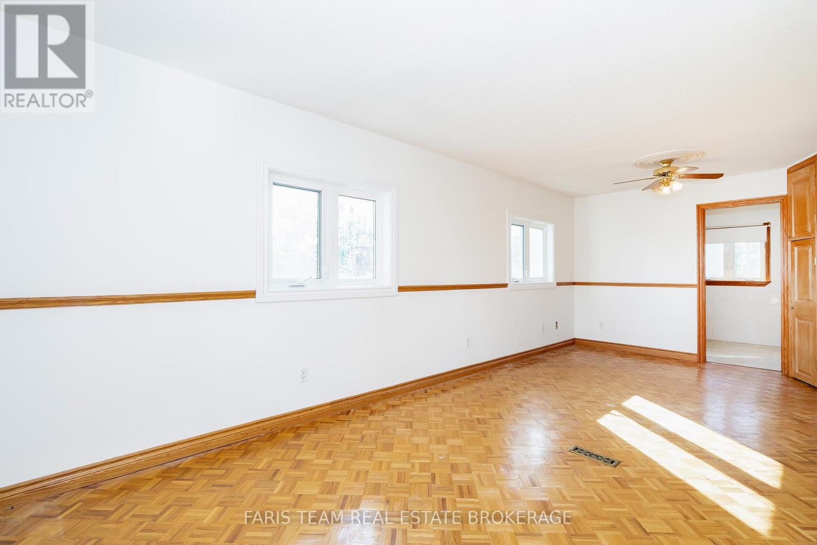 31 Napier Street, Barrie, Ontario  L4M 1W1 - Photo 25 - S12458057