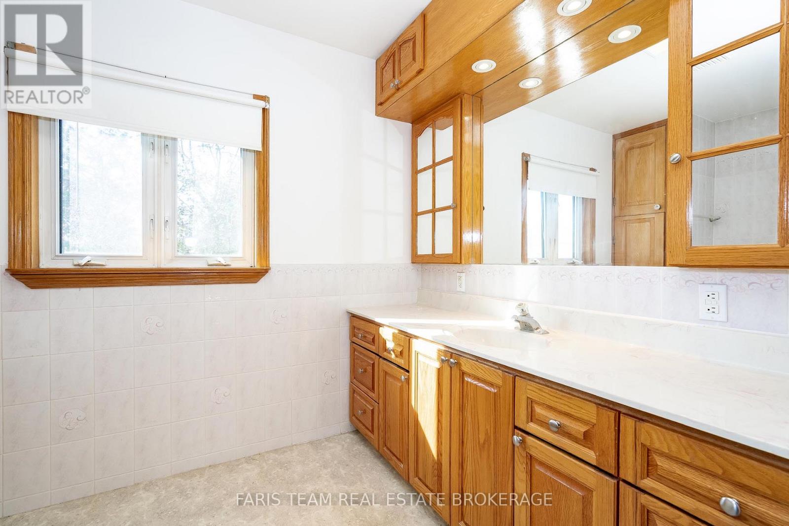 31 Napier Street, Barrie, Ontario  L4M 1W1 - Photo 27 - S12458057