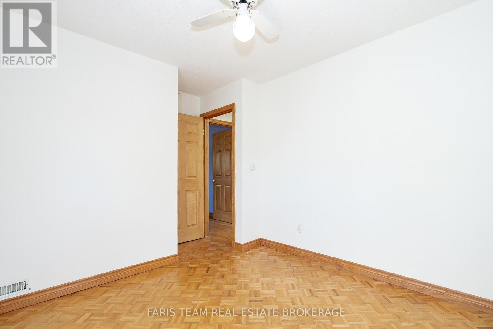 31 Napier Street, Barrie, Ontario  L4M 1W1 - Photo 32 - S12458057