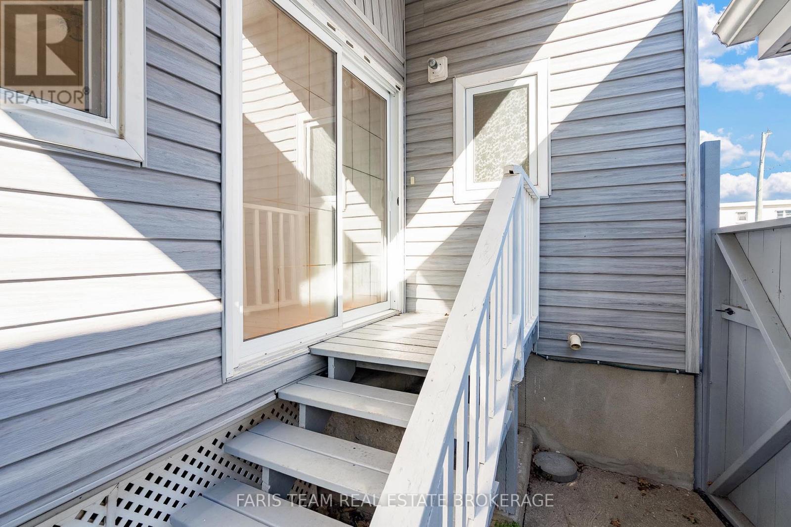 31 Napier Street, Barrie, Ontario  L4M 1W1 - Photo 36 - S12458057