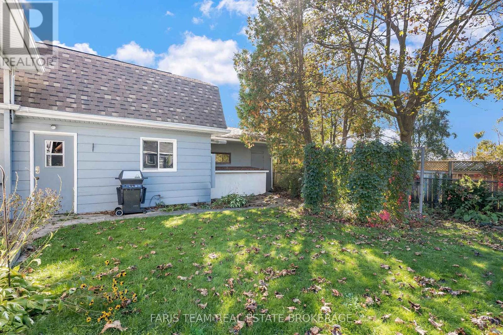 31 Napier Street, Barrie, Ontario  L4M 1W1 - Photo 37 - S12458057