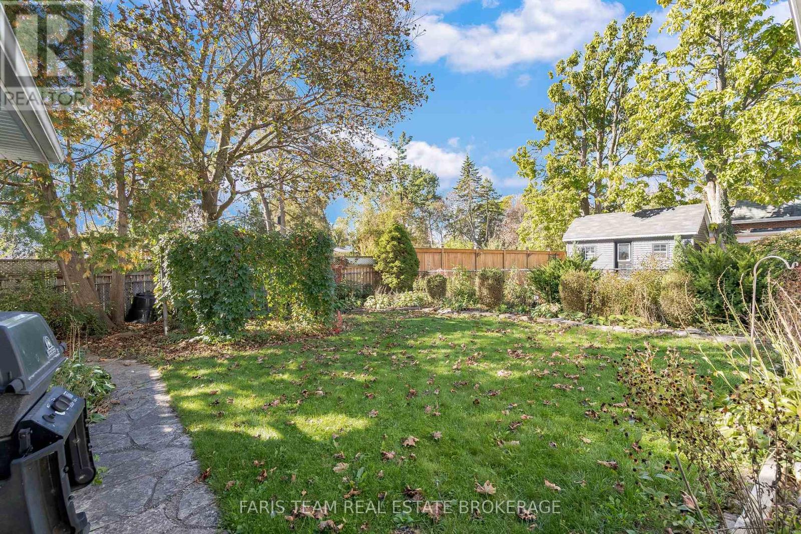 31 Napier Street, Barrie, Ontario  L4M 1W1 - Photo 38 - S12458057