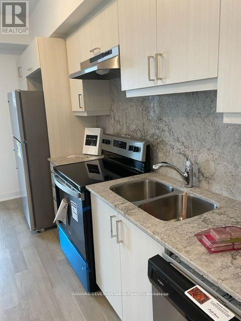 414 - 1 Chef Lane, Barrie, Ontario  L9J 0T1 - Photo 3 - S12458061