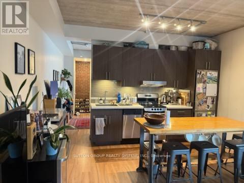 7 - 2945 Dundas Street W, Toronto, Ontario  M6P 1Z2 - Photo 2 - W12458062