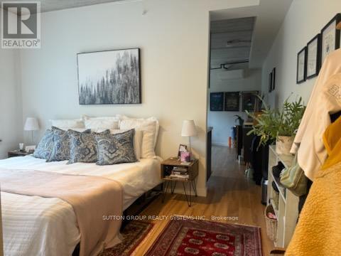 7 - 2945 Dundas Street W, Toronto, Ontario  M6P 1Z2 - Photo 5 - W12458062