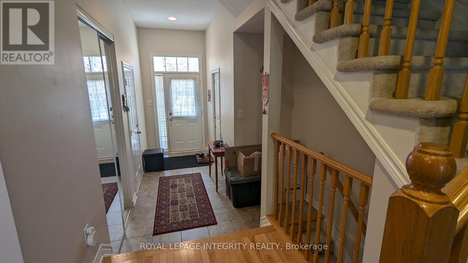 215 Badgeley Avenue, Ottawa, Ontario  K2T 0A4 - Photo 3 - X12458072