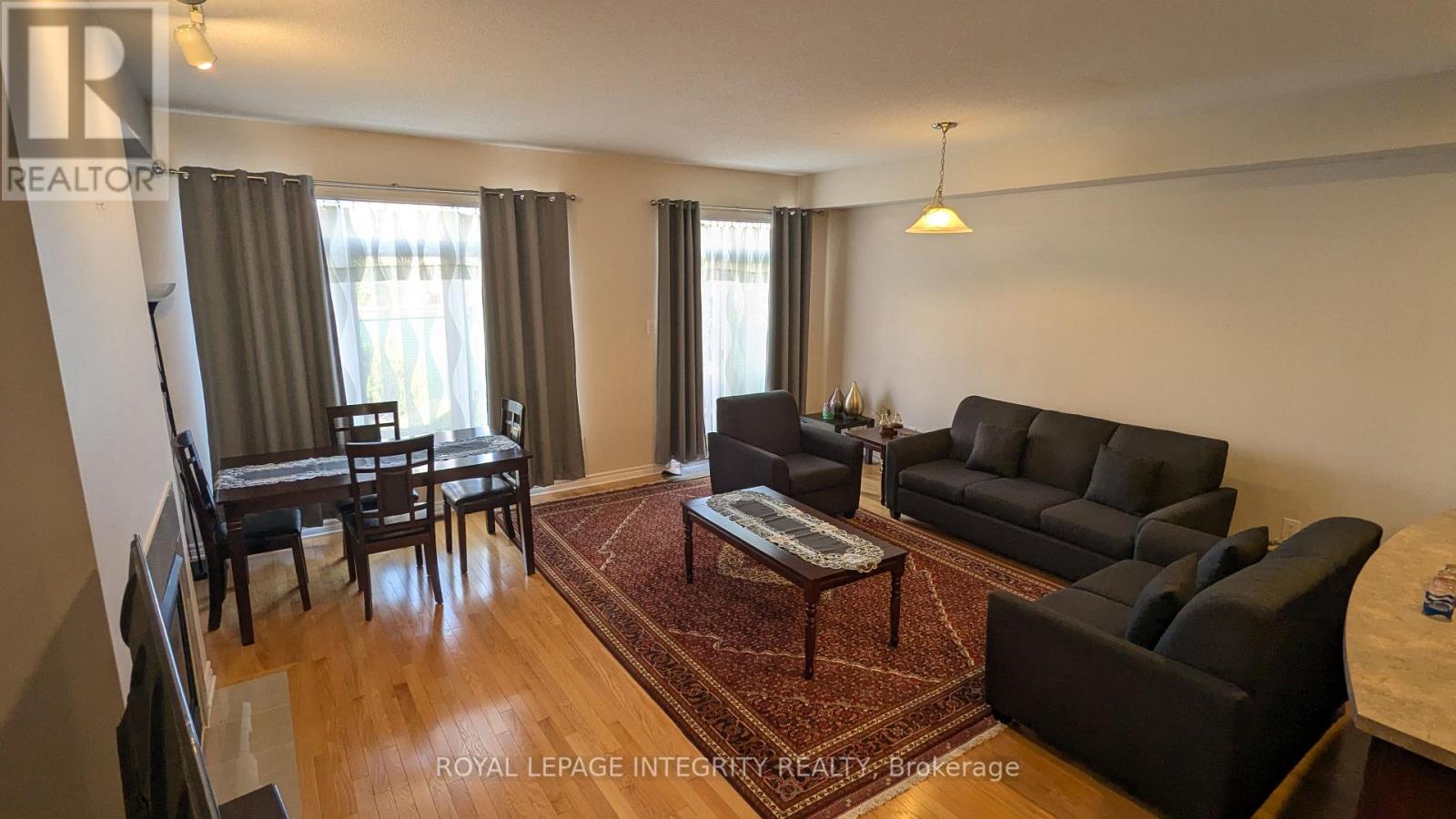 215 Badgeley Avenue, Ottawa, Ontario  K2T 0A4 - Photo 4 - X12458072