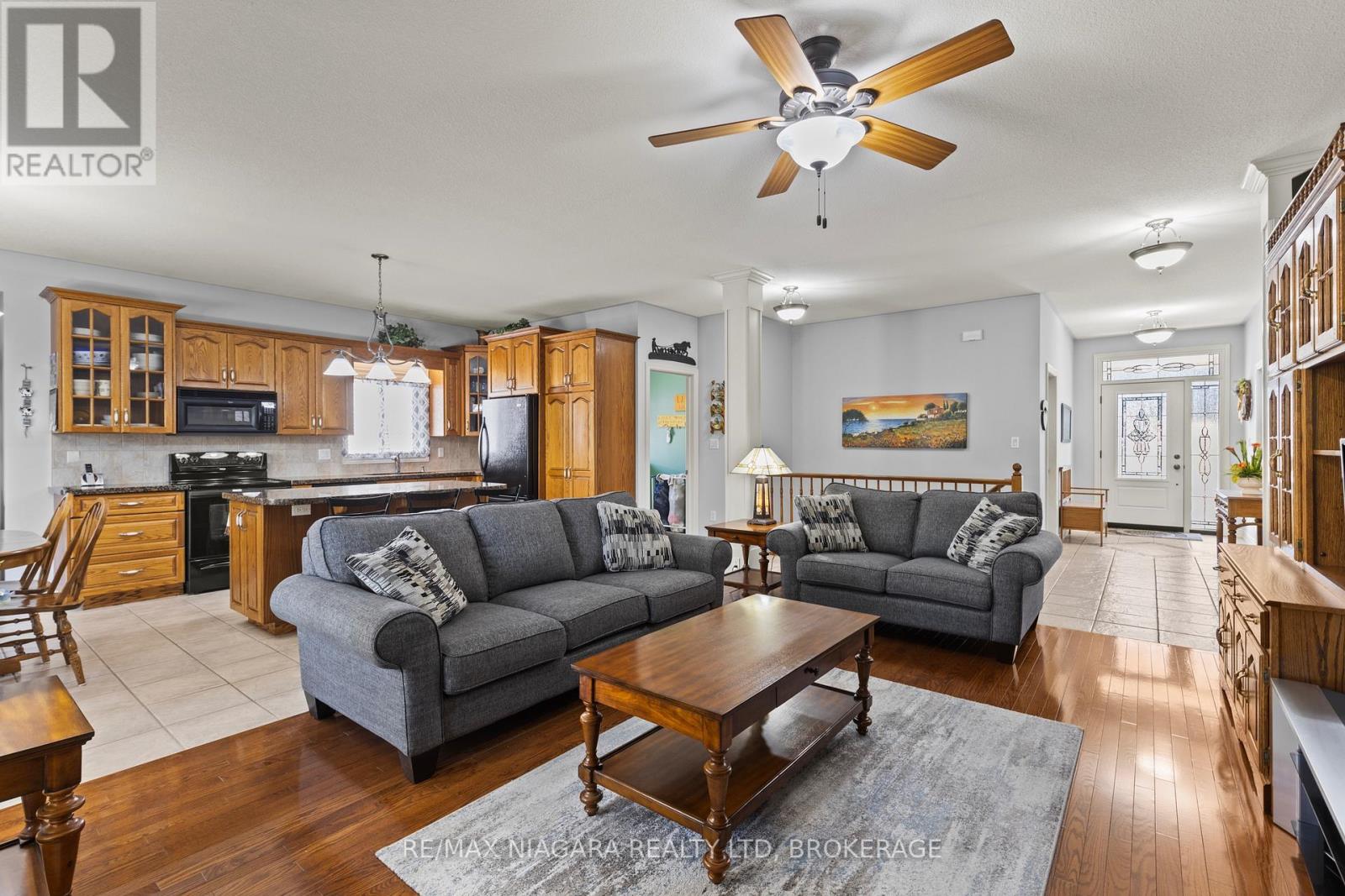 194 Hillsdale Road, Welland, Ontario  L3C 7M4 - Photo 12 - X12458081
