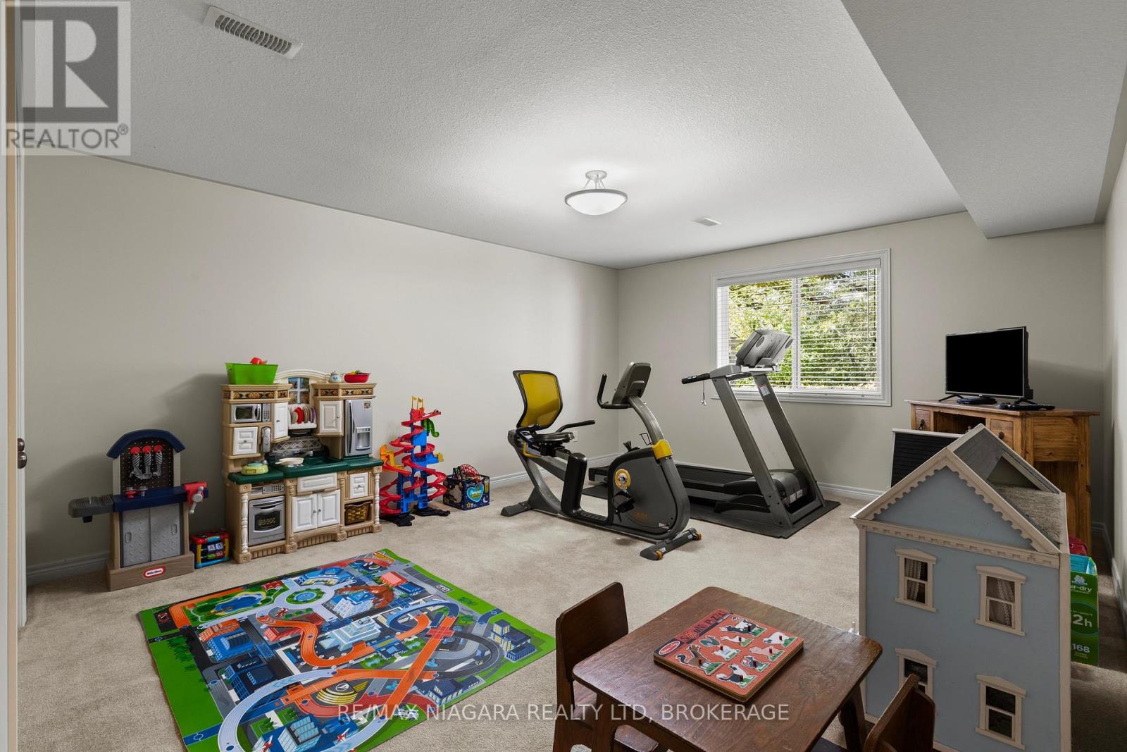 194 Hillsdale Road, Welland, Ontario  L3C 7M4 - Photo 36 - X12458081
