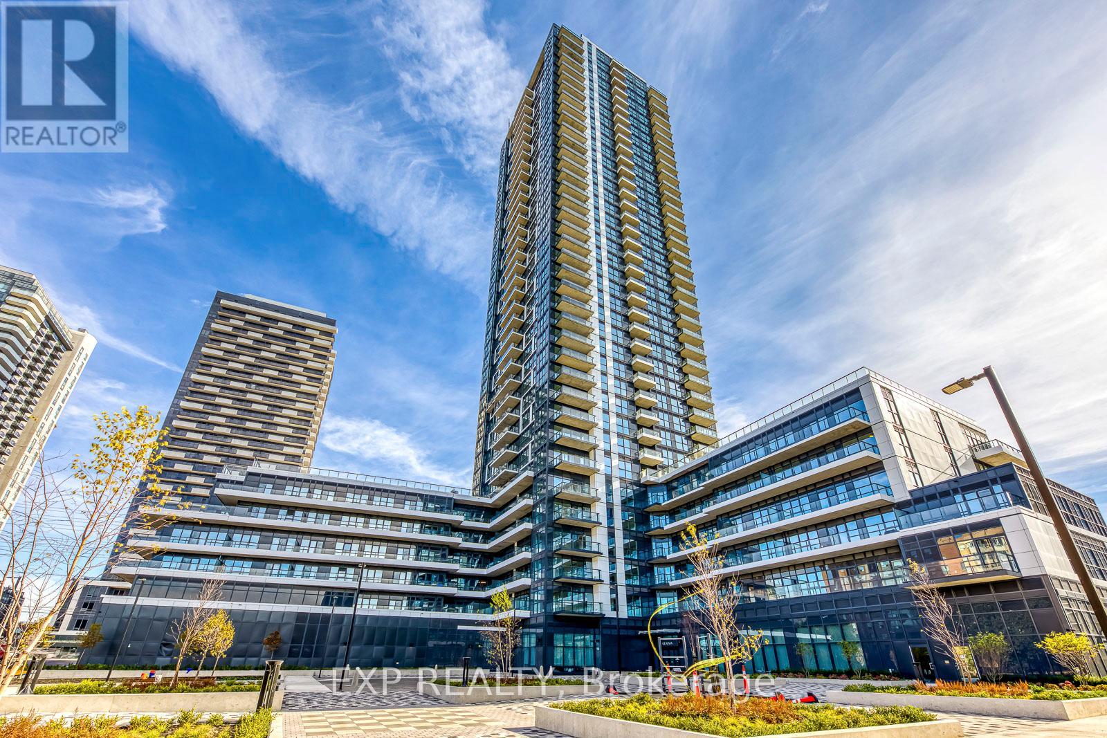 2001 - 15 WATERGARDEN DRIVE, Mississauga, Ontario