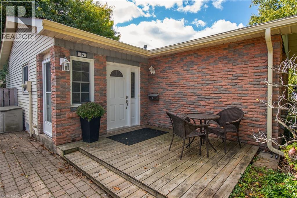 19 Keewatin Avenue, Kitchener, Ontario  N2B 3M1 - Photo 4 - 40777889