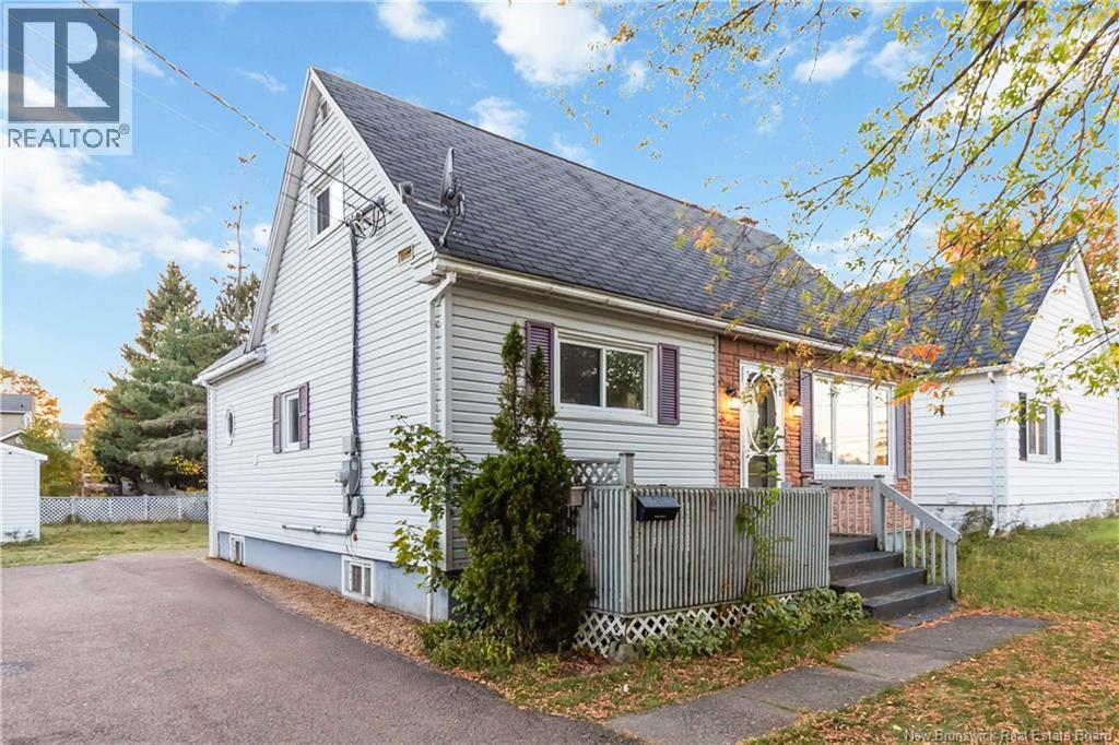 166 Edward Street, Moncton, New Brunswick  E1A 3Y9 - Photo 2 - NB128356