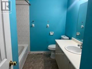 18 Fairhill Avenue, Brampton, Ontario  L7A 2A9 - Photo 13 - W12458088
