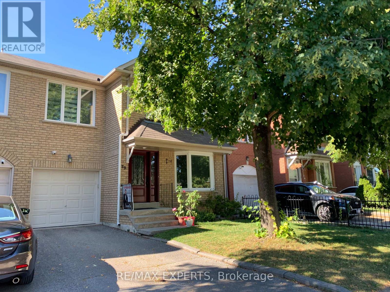 39 SOFTNEEDLE AVENUE, Brampton, Ontario