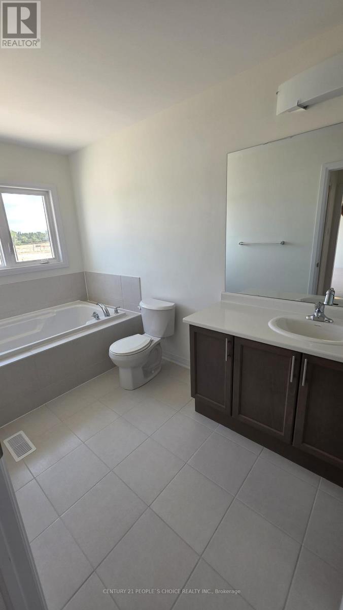 2 Greig St Street, Brantford, Ontario  N3T 0W3 - Photo 4 - X12458075