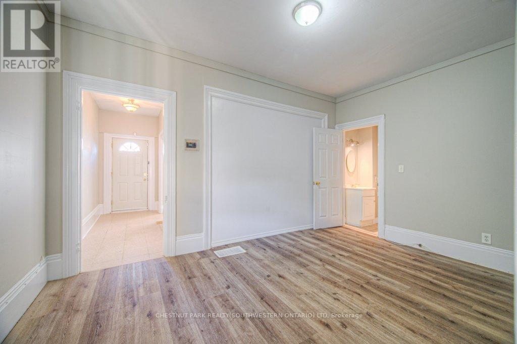 149 Murray Street, Brantford, Ontario  N3S 5P9 - Photo 15 - X12458076