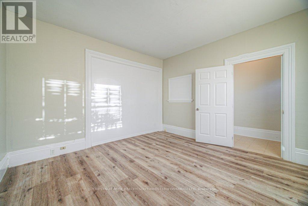 149 Murray Street, Brantford, Ontario  N3S 5P9 - Photo 21 - X12458076