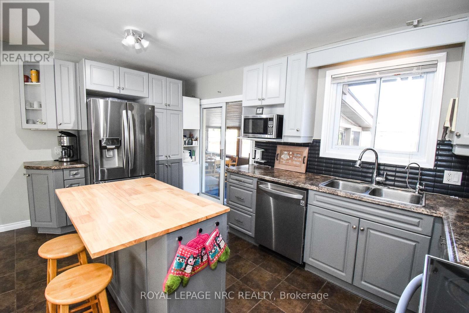 11 Grosvenor Street, St. Catharines, Ontario  L2M 3E9 - Photo 11 - X12458118