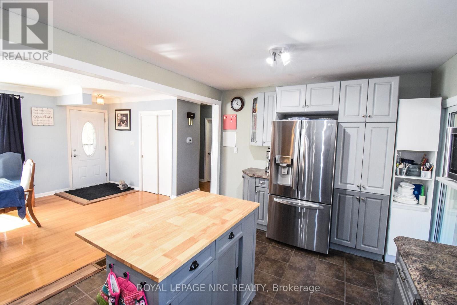 11 Grosvenor Street, St. Catharines, Ontario  L2M 3E9 - Photo 12 - X12458118
