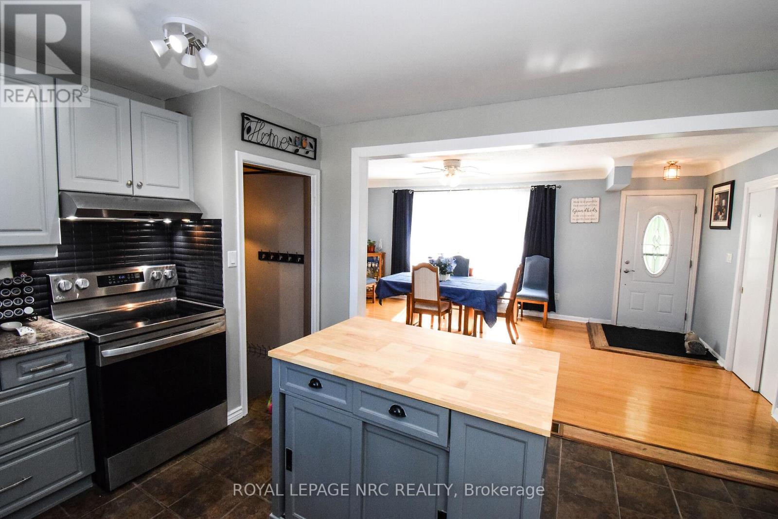 11 Grosvenor Street, St. Catharines, Ontario  L2M 3E9 - Photo 13 - X12458118