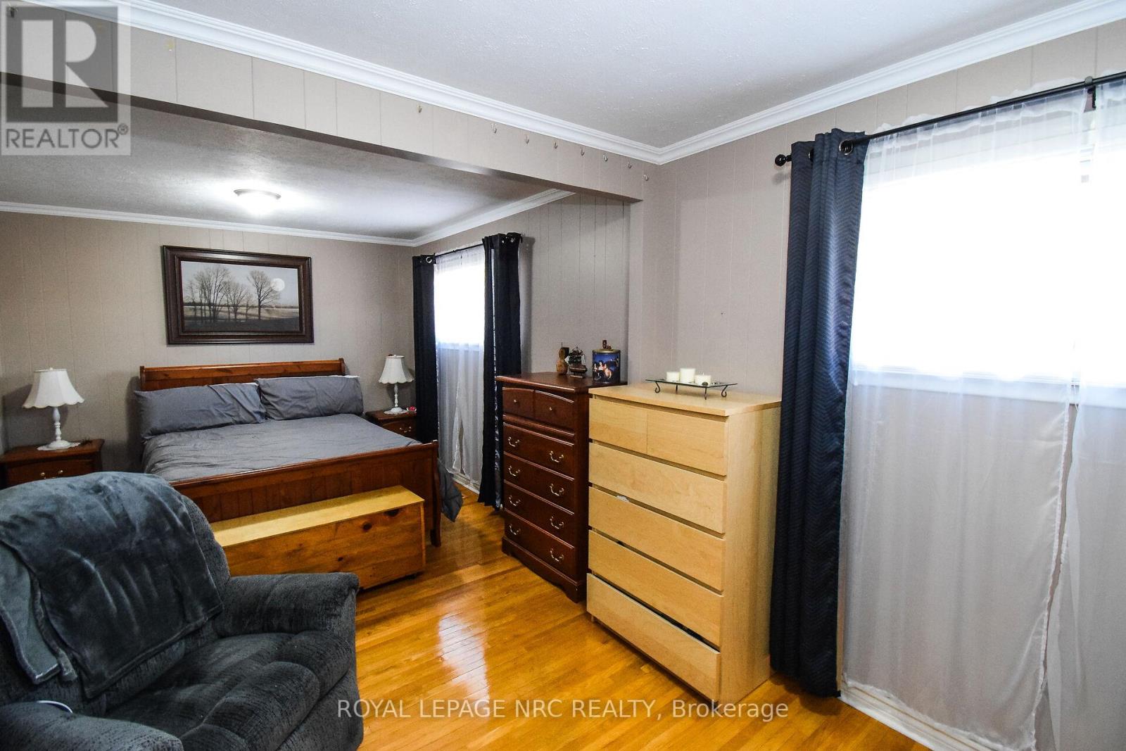 11 Grosvenor Street, St. Catharines, Ontario  L2M 3E9 - Photo 16 - X12458118