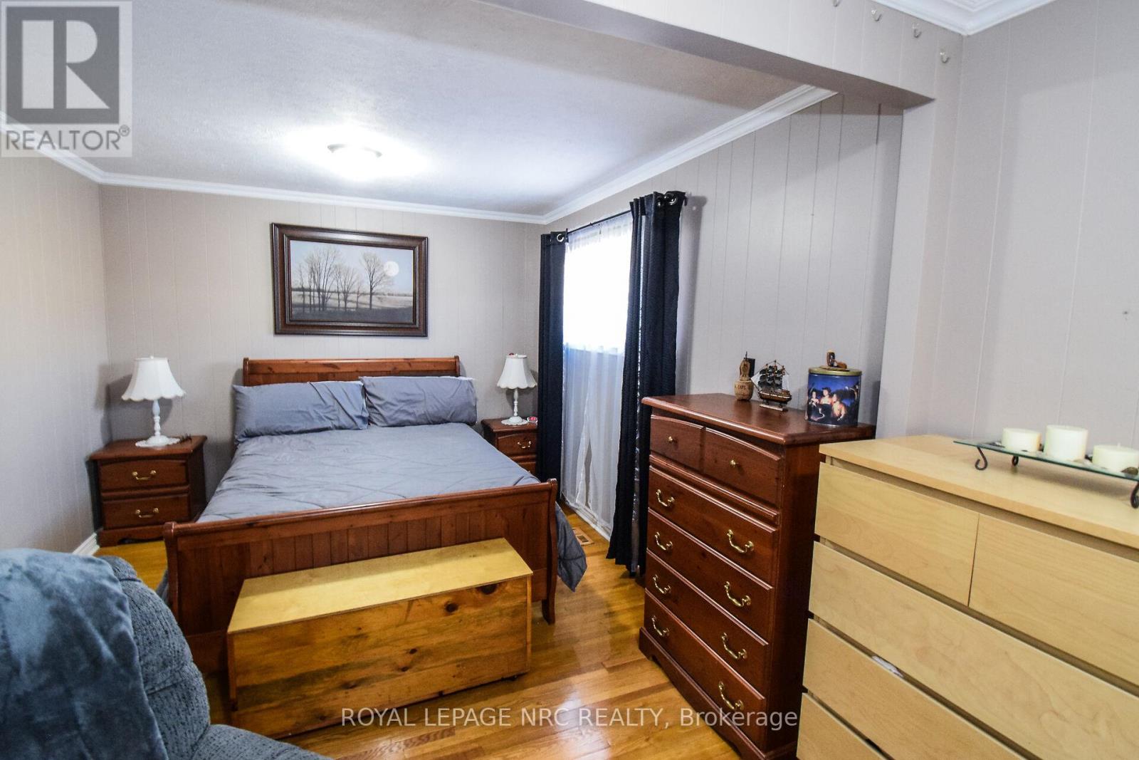 11 Grosvenor Street, St. Catharines, Ontario  L2M 3E9 - Photo 17 - X12458118