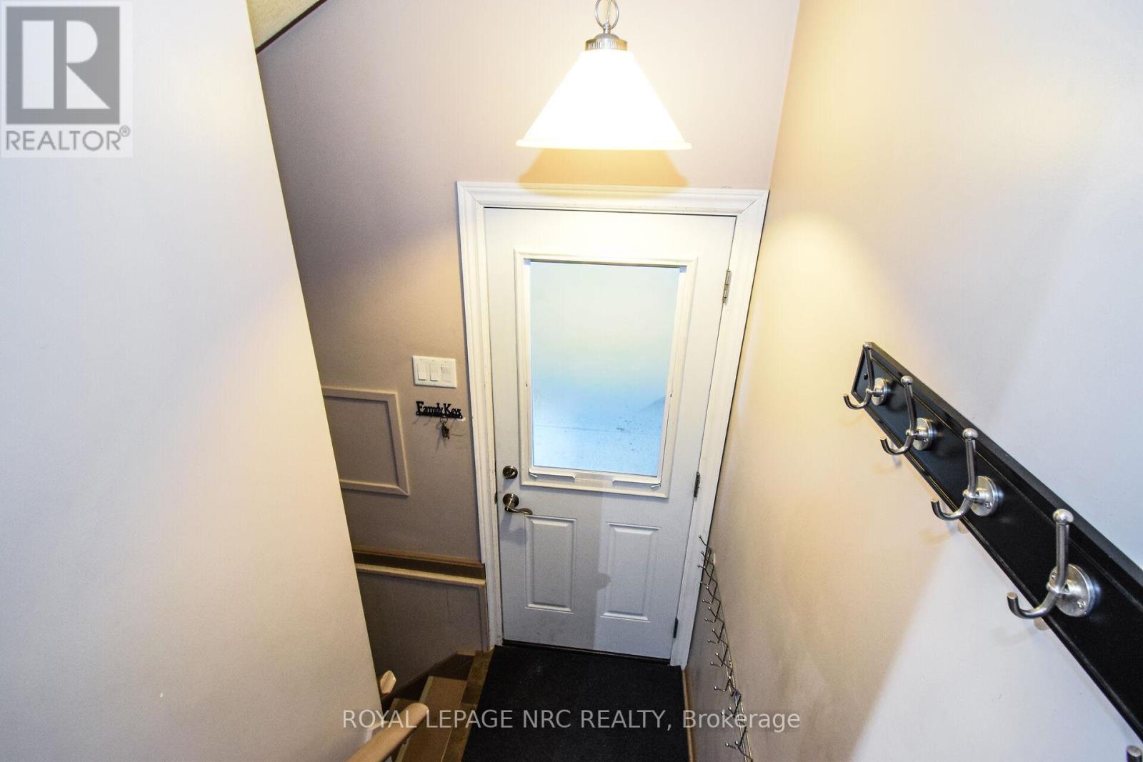 11 Grosvenor Street, St. Catharines, Ontario  L2M 3E9 - Photo 24 - X12458118