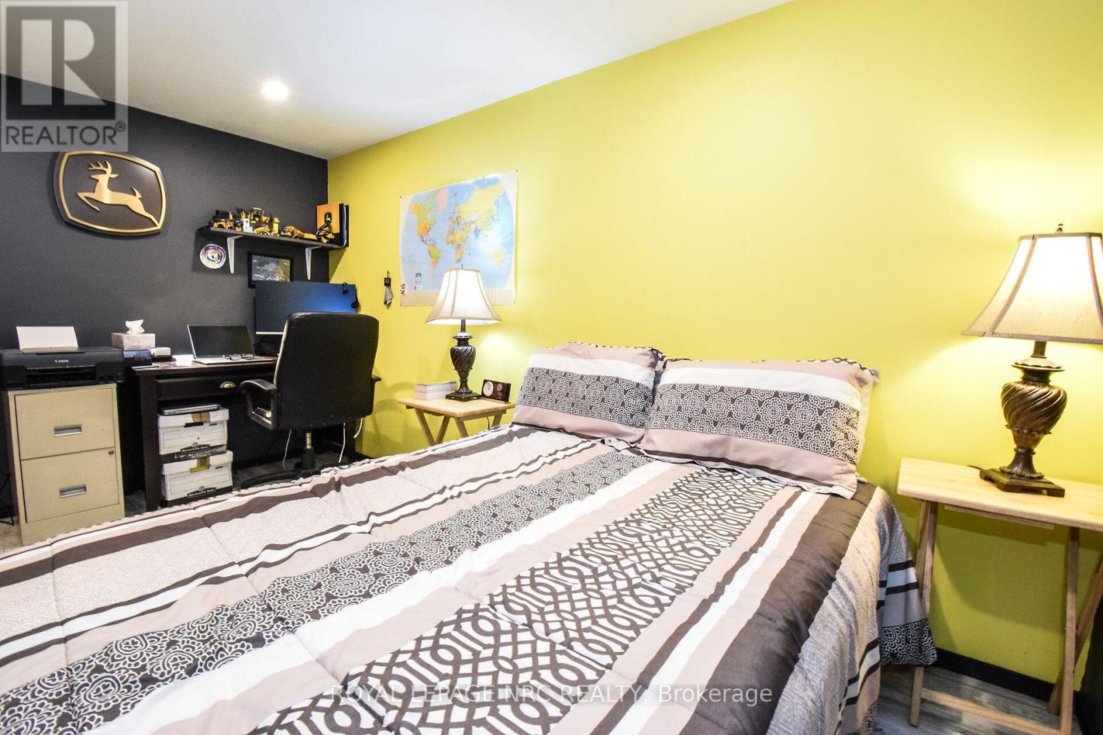11 Grosvenor Street, St. Catharines, Ontario  L2M 3E9 - Photo 35 - X12458118
