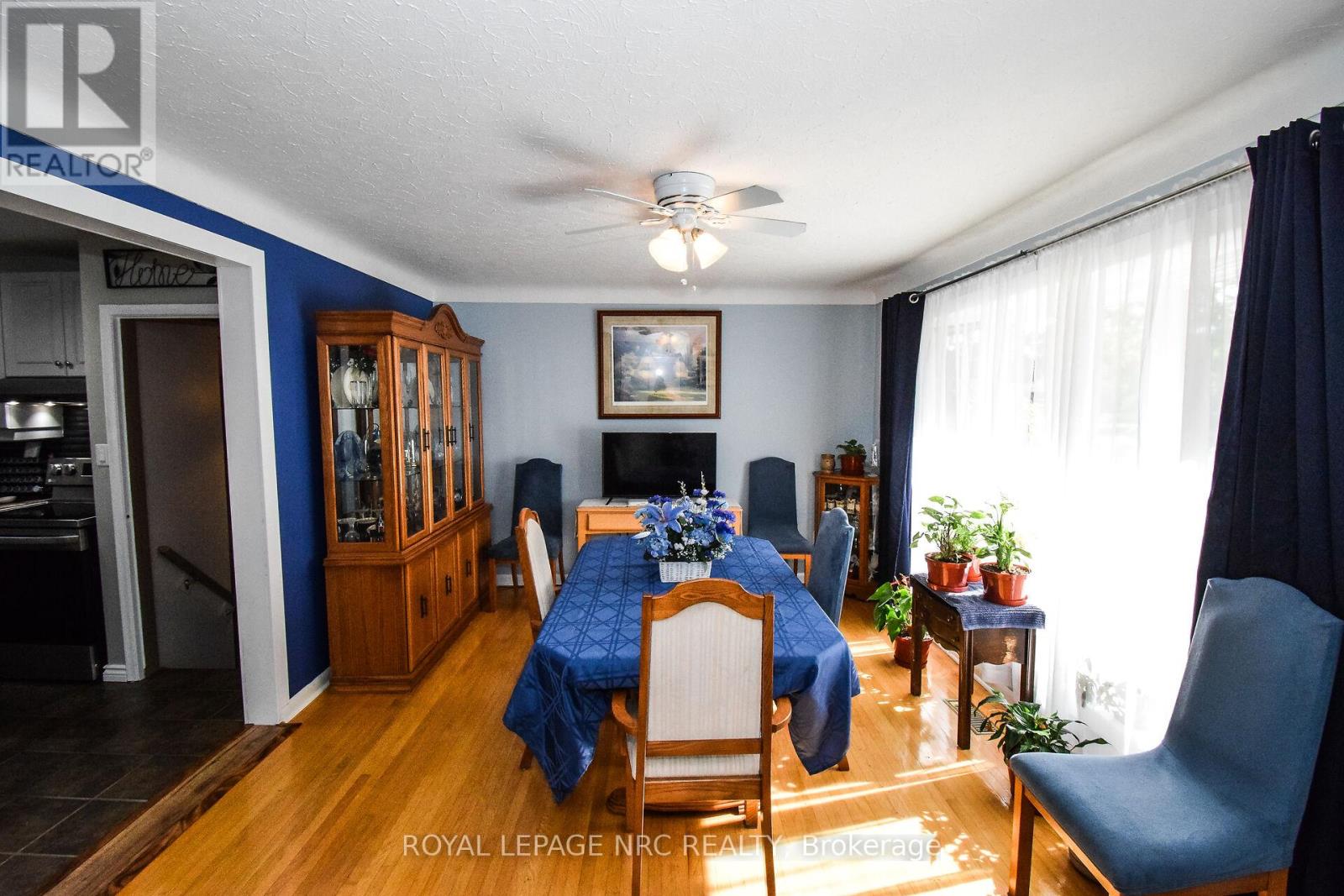 11 Grosvenor Street, St. Catharines, Ontario  L2M 3E9 - Photo 7 - X12458118