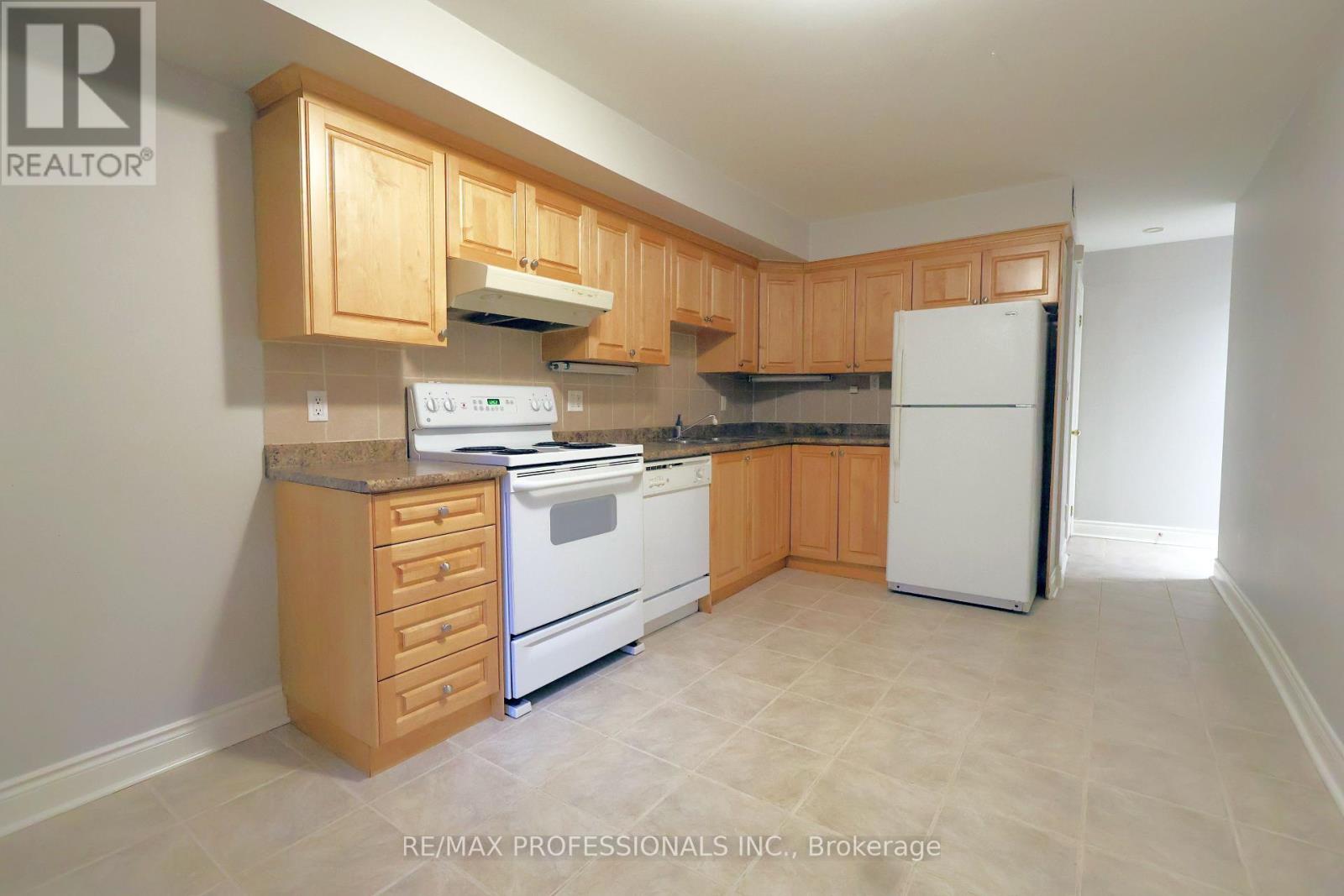 Lower - 213 Major Street, Toronto, Ontario  M5S 2L4 - Photo 3 - C12458108