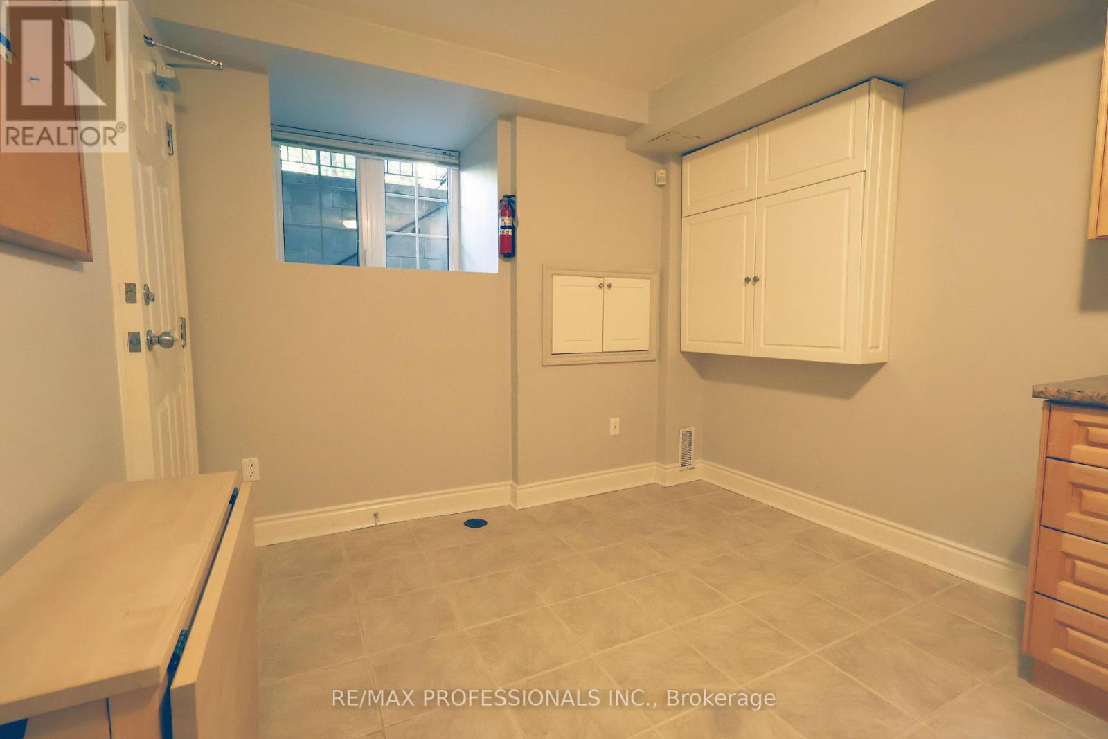 Lower - 213 Major Street, Toronto, Ontario  M5S 2L4 - Photo 4 - C12458108